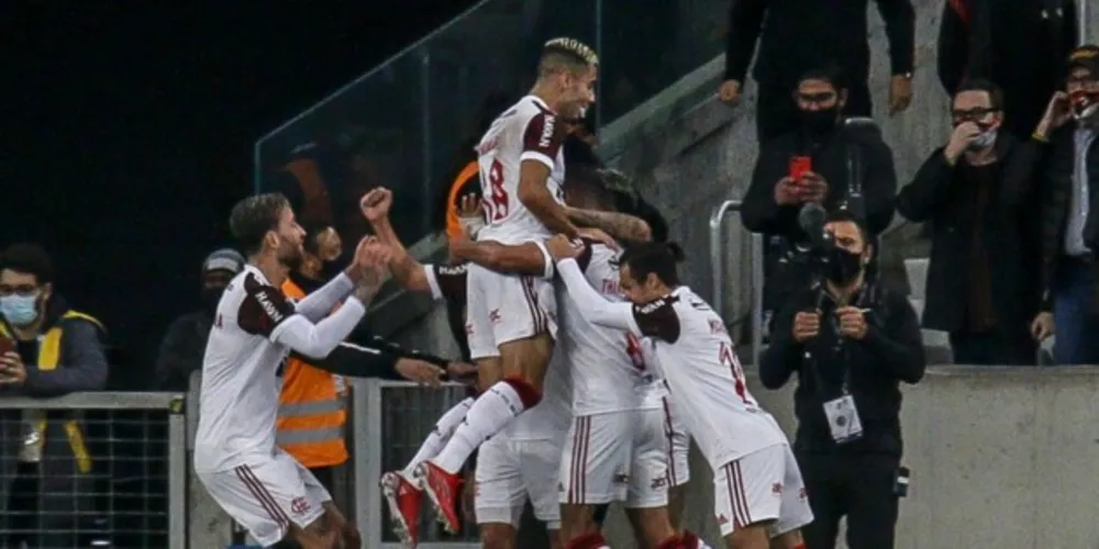 Com o resultado, o vencedor do segundo e derradeiro confronto avança para a decisão