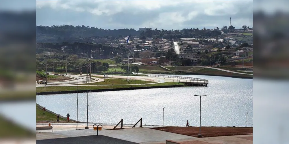 Parque se torna um dos principais cartões-postais de Ponta Grossa. Avenida Carlos Cavalcanti também recebeu melhorias