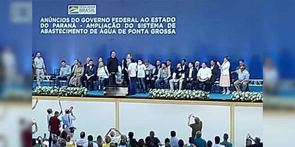 Presidente segue discursando em Ponta Grossa