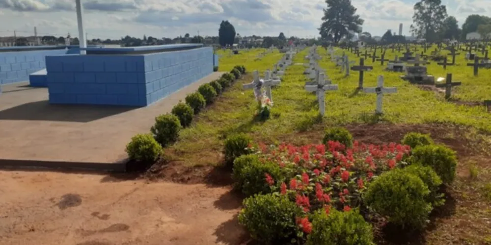Estimativa do Departamento Funerário para esta data é de que até 100 mil pessoas visitem os 21 cemitérios municipais