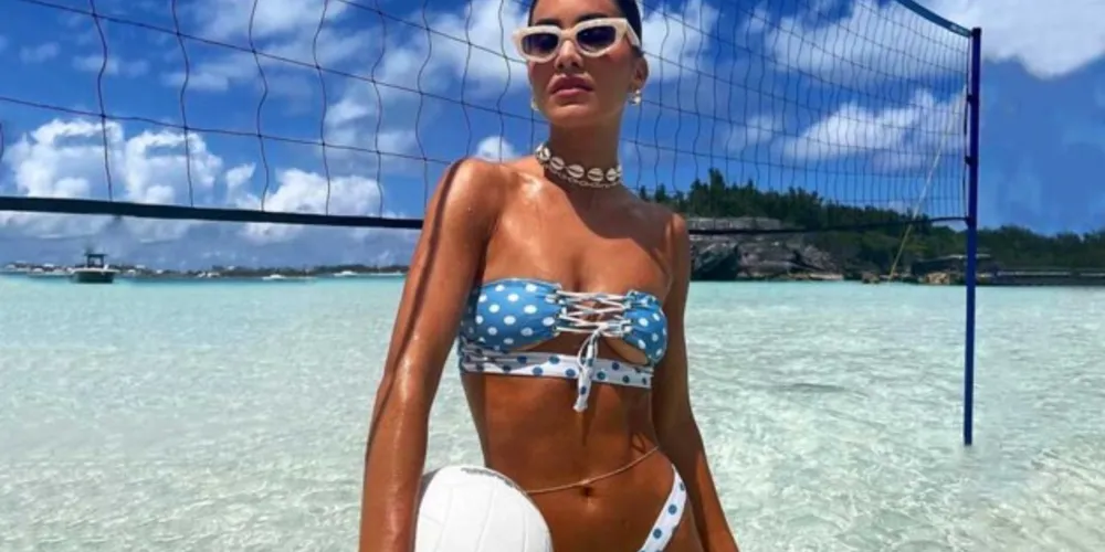Imagem ilustrativa da imagem Biquínis e maiôs chegam renovados para o verão 2022
