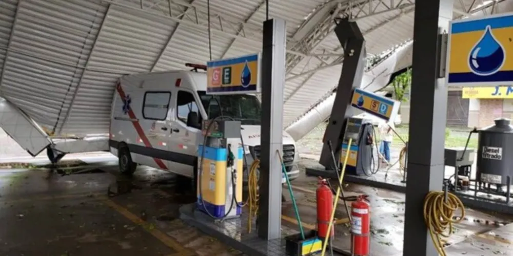 Imagem ilustrativa da imagem Vendaval provoca estragos em 16 cidades do Paraná