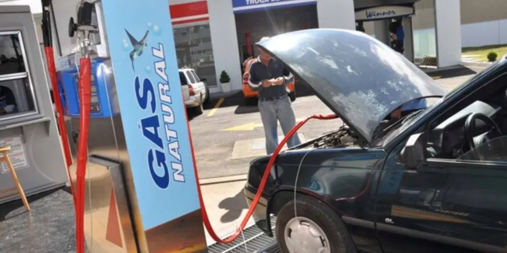 Uso do GNV garante maior rendimento e economia a motoristas do Paraná.