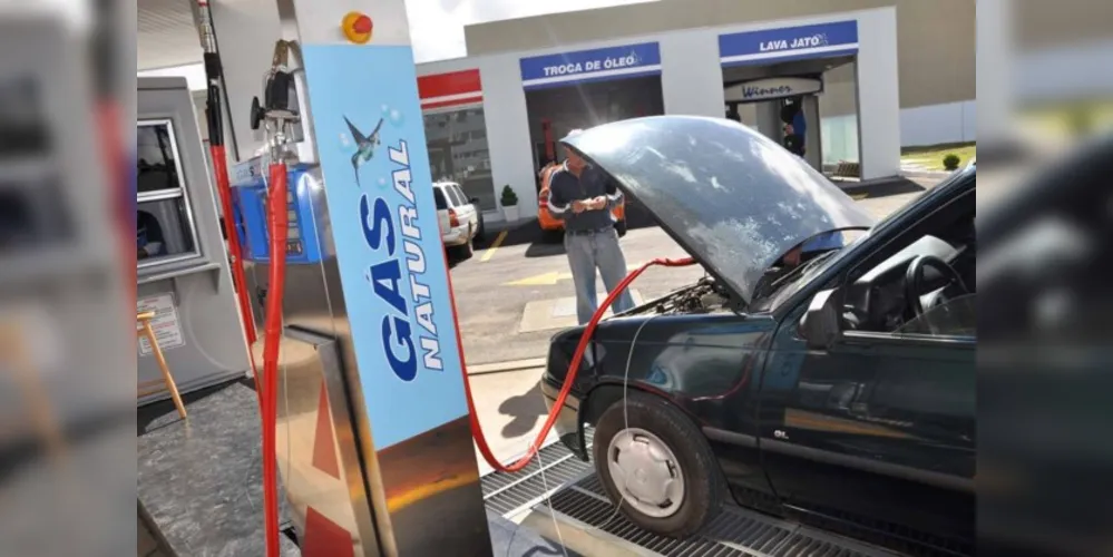 Uso do GNV garante maior rendimento e economia a motoristas do Paraná.
