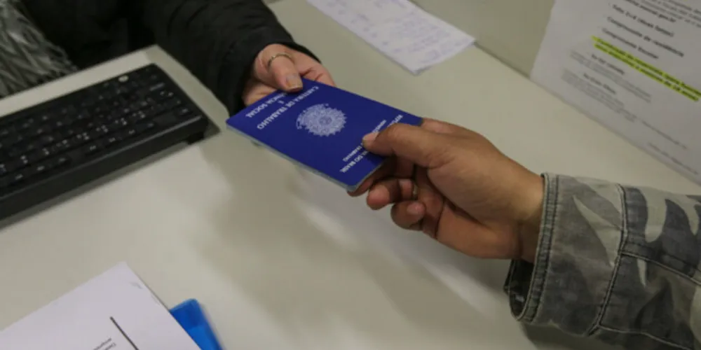 Semana começa com 2.759 vagas de emprego em Agências