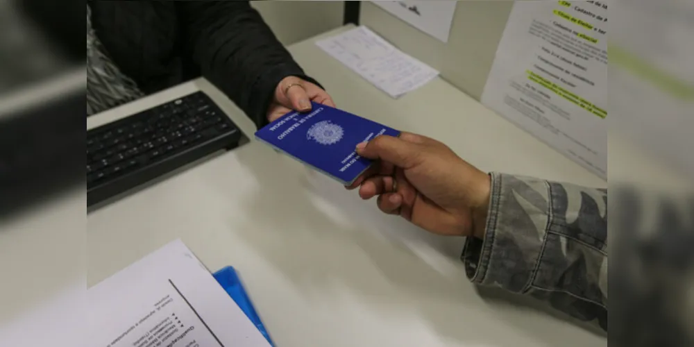 Semana começa com 2.759 vagas de emprego em Agências