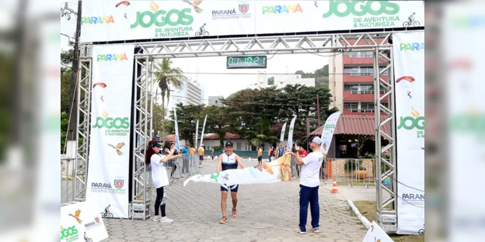 Com início nesta sexta-feira (29) e término no domingo (7), os Jogos de Aventura e Natureza (JANS) - Etapa Litoral preveem intensa programação ao longo dos fins de semana. O evento é organizado pelo Governo do Paraná, por meio da Superintendência do Esporte em parceria com as Federações Esportivas do Paraná.