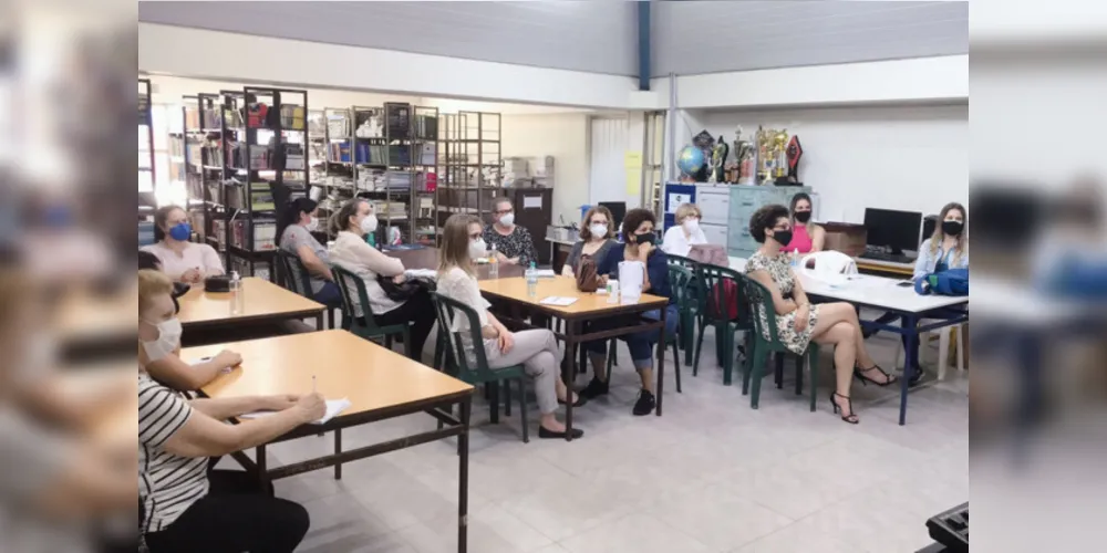 Pedagogos participam de oficinas da Seed-PR sobre o Novo Ensino Médio
