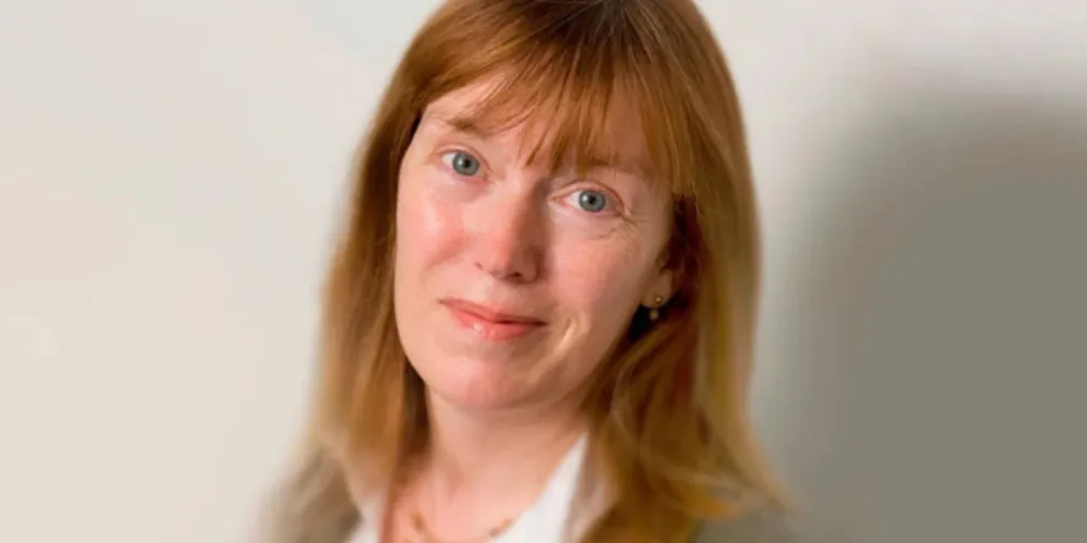 A pesquisadora alerta que o vírus tem 50% de letalidade e nenhuma vacina até o momento se mostrou eficaz contra o patógeno.