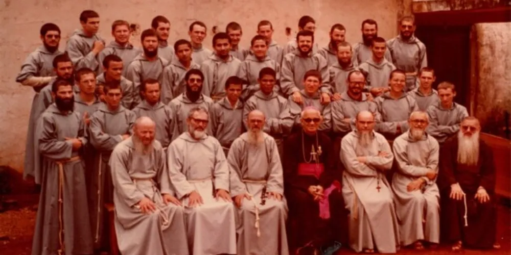 Coluna 'Na Trilha da Fé': Os frades acolhidos por dom Geraldo.