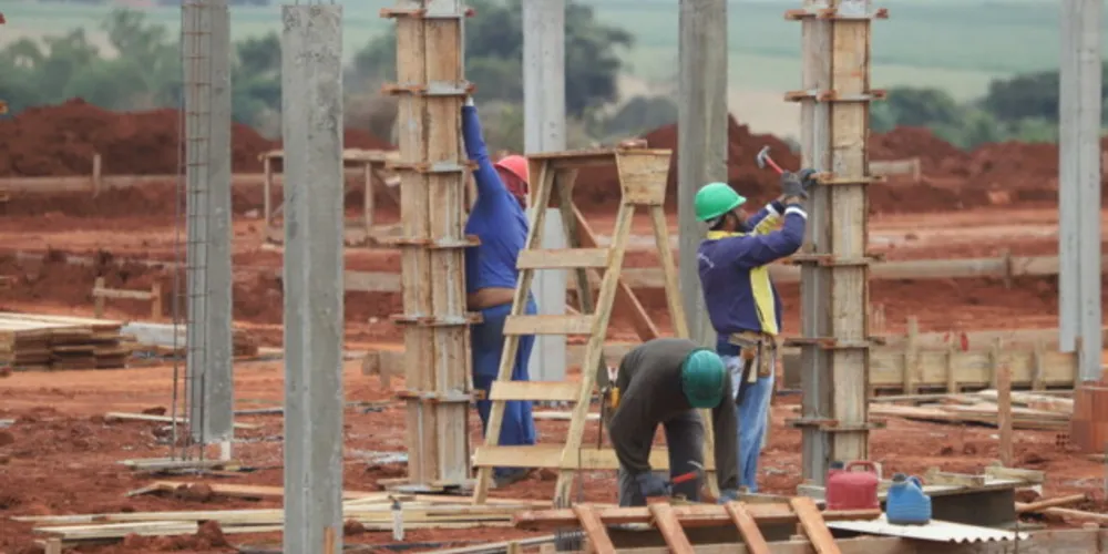 Governador sanciona lei que estabelece videomonitoramento de obras em tempo real.