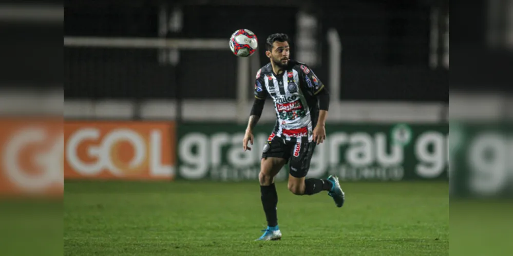 Atacante Rafael Oller deve iniciar a partida nesta noite