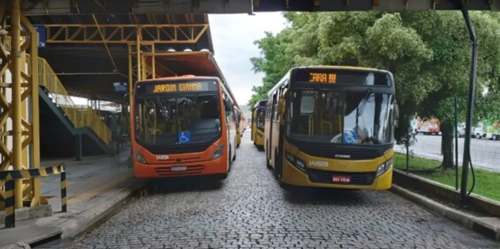 Imagem ilustrativa da imagem 'Greve de ônibus é prejudicial à população', diz VCG