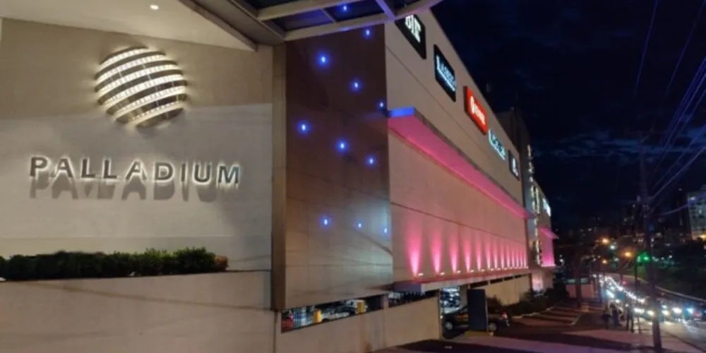 Ações no Shopping Palladium acontecem durante todo o mês e incluem exposição de calendário gregoriano da Rede Feminina de Combate ao Câncer