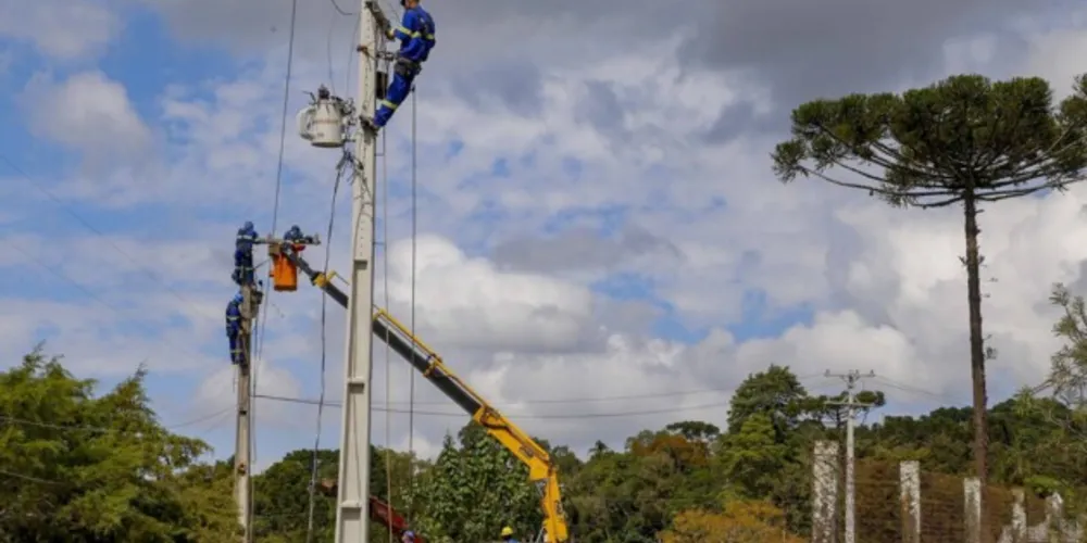 Copel investe R$ 1,9 bilhão em 2021 em geração, linhas de transmissão e obras de modernização.