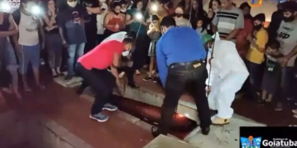 Imagem ilustrativa da imagem Pastor que prometeu ressuscitar é enterrado em GO
