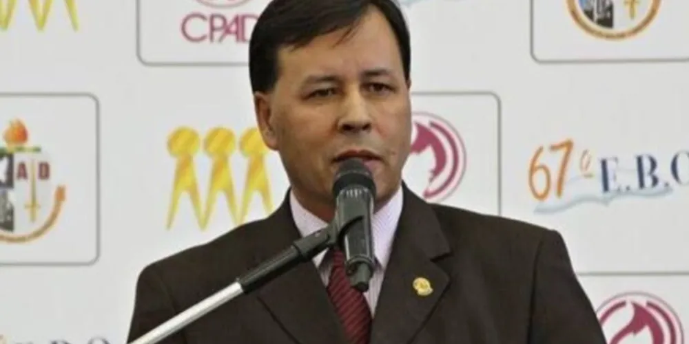 Perci Fontoura, da cidade de Umuarama, foi aclamado para substituir José Polini na presidência da IEAD