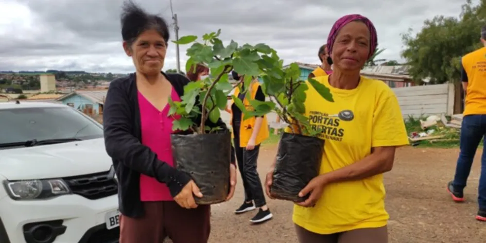 Ação foi realizada em três pontos da cidade e chamou a atenção de quem passou pelos locais