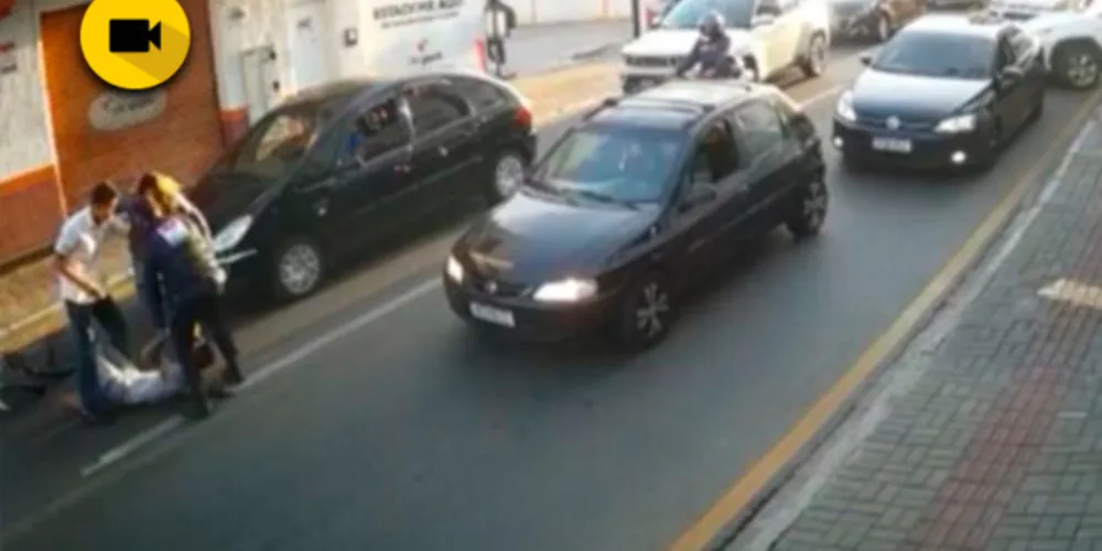 Ação criminosa foi registrada na última quinta-feira (14). Imagens da ação foram captadas por câmeras de segurança