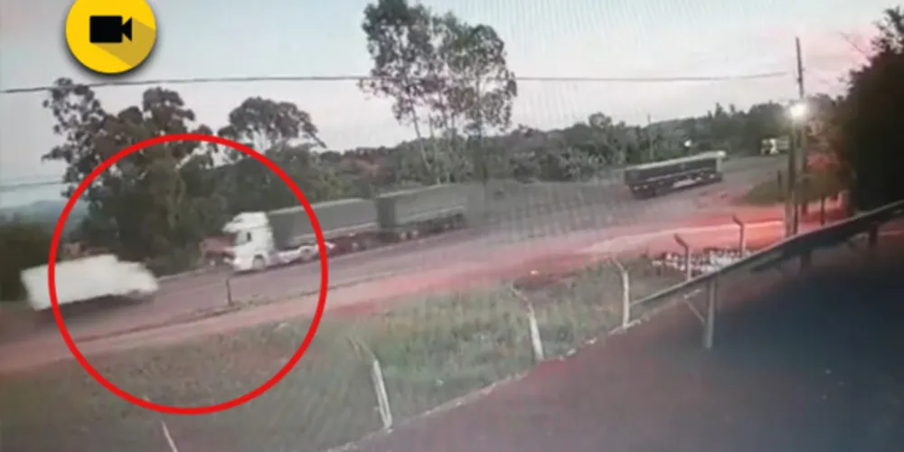 Imagem ilustrativa da imagem Colisão entre caminhões deixa um morto no PR; veja vídeo