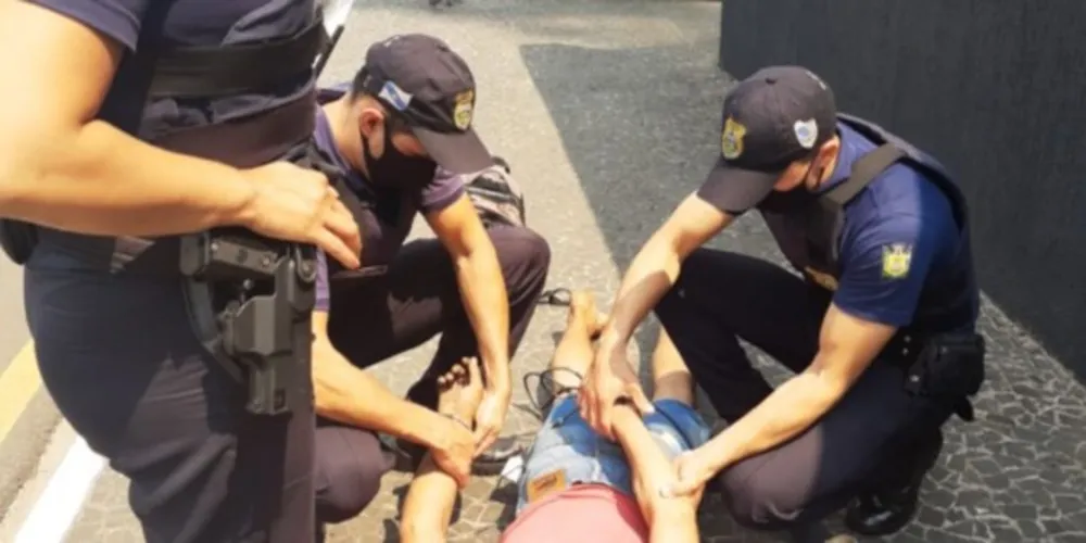 Ocorrência foi registrada na tarde desta terça-feira (21), na Avenida Monteiro Lobato