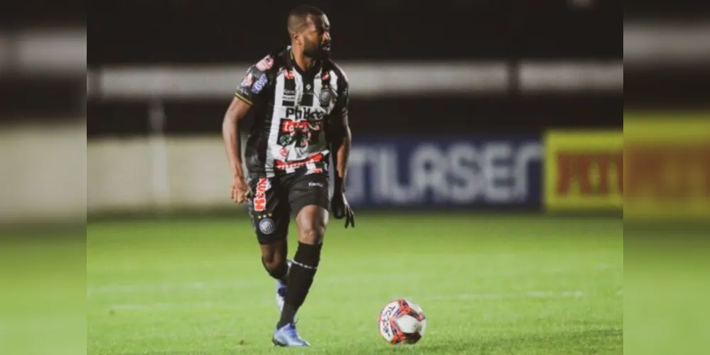 Zagueiro Reniê foi um dos destaques da partida no Rei Pelé