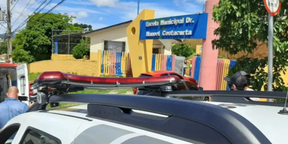 O crime aconteceu na Escola Municipal Manoel Costacurta, no bairro Atuba.