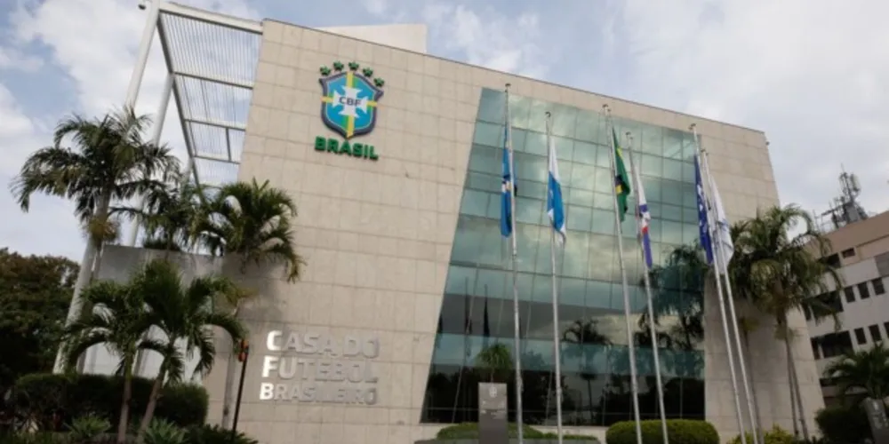 A Confederação Brasileira de Futebol (CBF) fará nesta quarta-feira (8) uma reunião extraordinária do Conselho Técnico que debaterá, entre outros assuntos, o retorno de público nos estádios em competições nacionais.