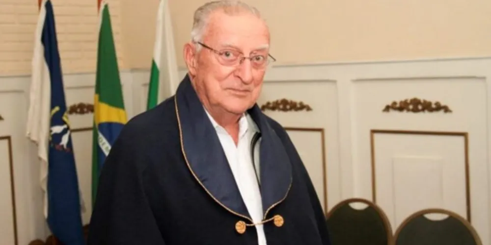 A vaga da Cadeira 8 foi declarada pelo falecimento de seu 1º Ocupante Wilson Jerônymo Comel