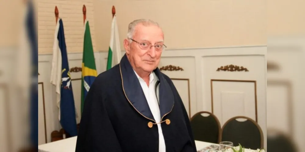 A vaga da Cadeira 8 foi declarada pelo falecimento de seu 1º Ocupante Wilson Jerônymo Comel