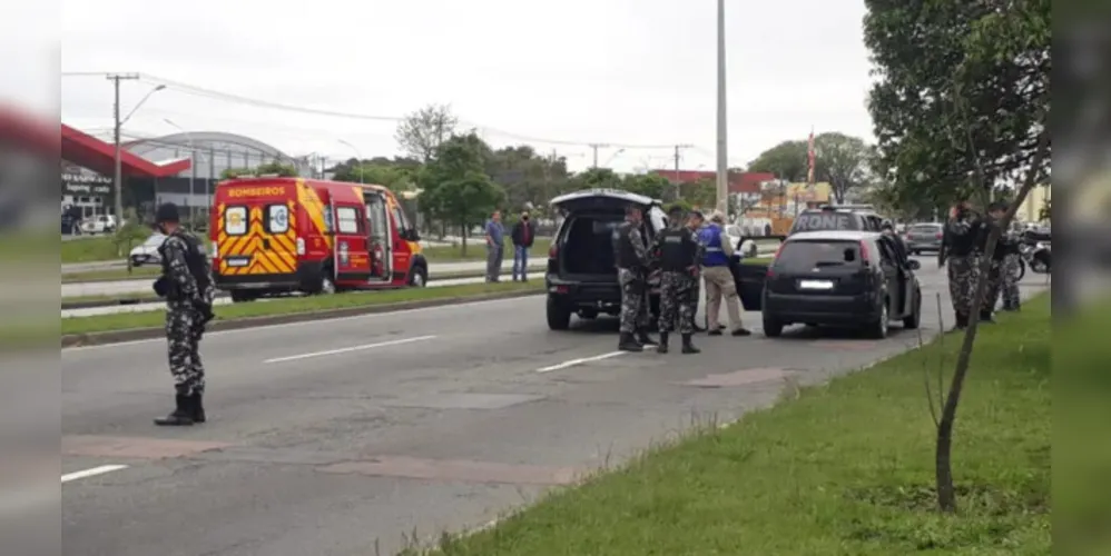 Troca de tiros e perseguição causa a morte dos suspeitos.