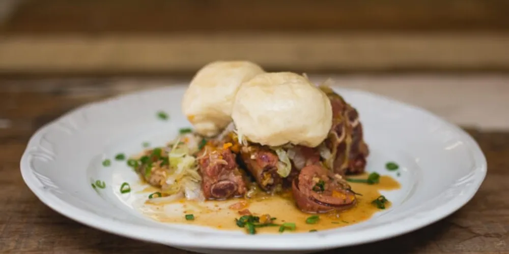 Restaurante aposta no pão no bafo para atrair os clientes.