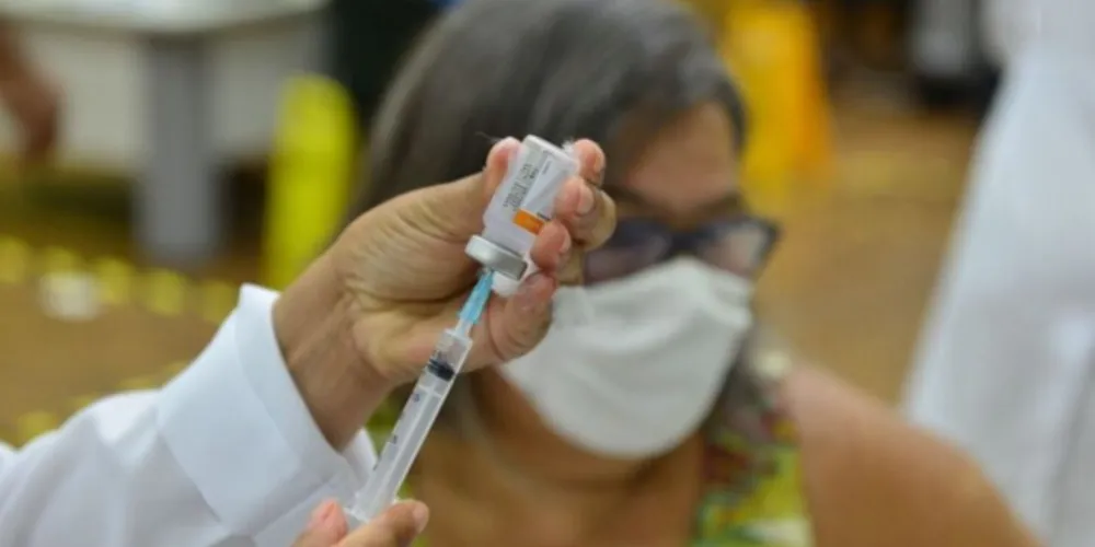 Todos os grupos que tomaram a primeira dose de Astrazeneca até dia 23 de julho podem agendar neste chamamento