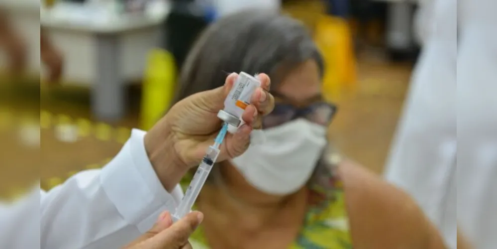  Seis municípios registraram um desempenho de 100% na divulgação de dados sobre a vacinação contra a covid-19