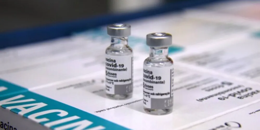 As doses serão encaminhadas para o Cemepar, em Curitiba, onde passarão por conferência e armazenamento até que sejam descentralizadas.