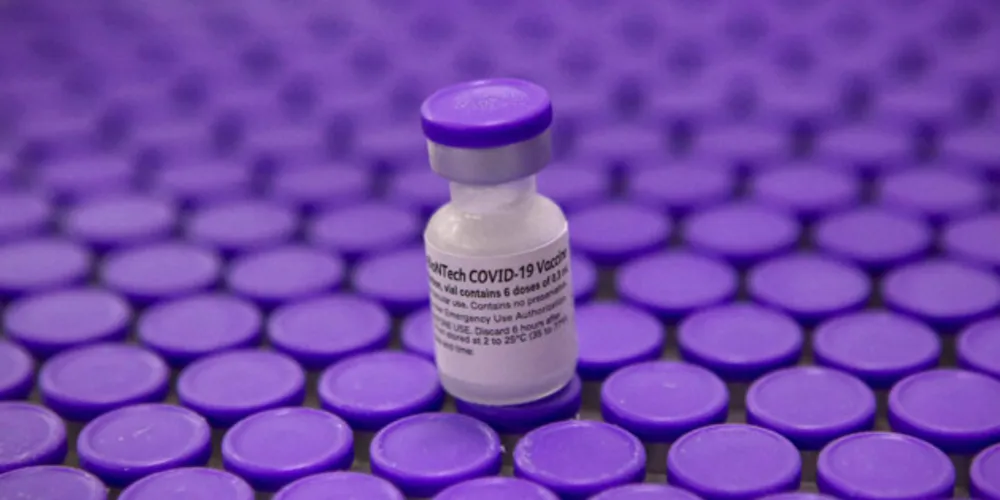 As doses dos imunizantes chegam ao Paraná nesta quarta-feira.