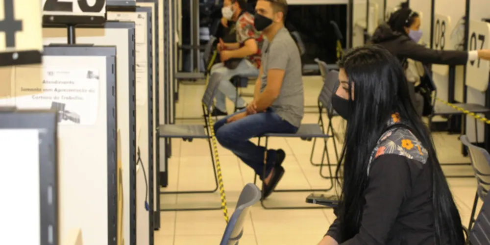 Semana no Paraná começa com 3.527 vagas de emprego.