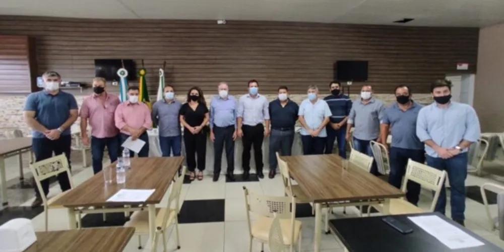 Prefeitos de 11 cidades participaram de uma reunião nesta semana