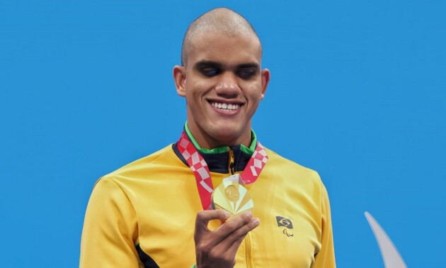 Wendell Belarmino Pereira, com a medalha de ouro