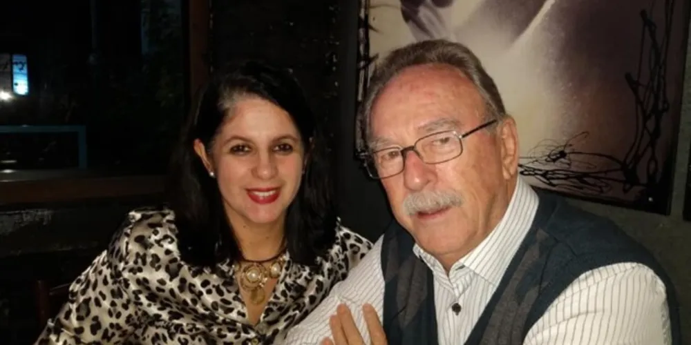 NOVO CICLO - Kelly Cristina Bida da Costa reserva a terça - feira (25), para receber as felicitações pela chegada de seu aniversário. No registro, Kelly com seu marido o renomado advogado Ângelo Pilatti Junior. Da coluna RC os votos de alegrias e sucesso