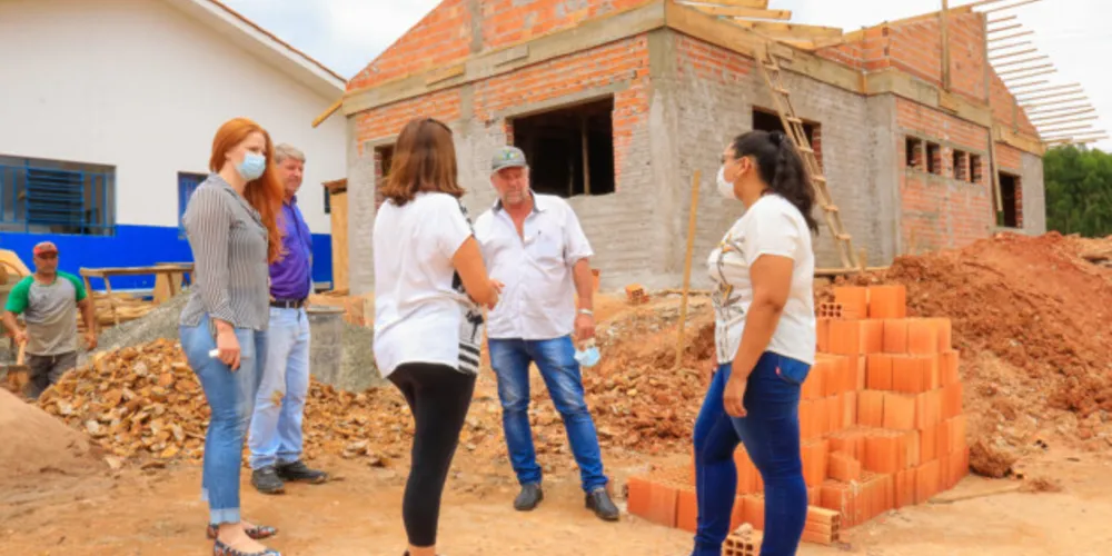 Prefeito Artur Butina fiscalizou o andamento das obras na última quinta-feira (16)