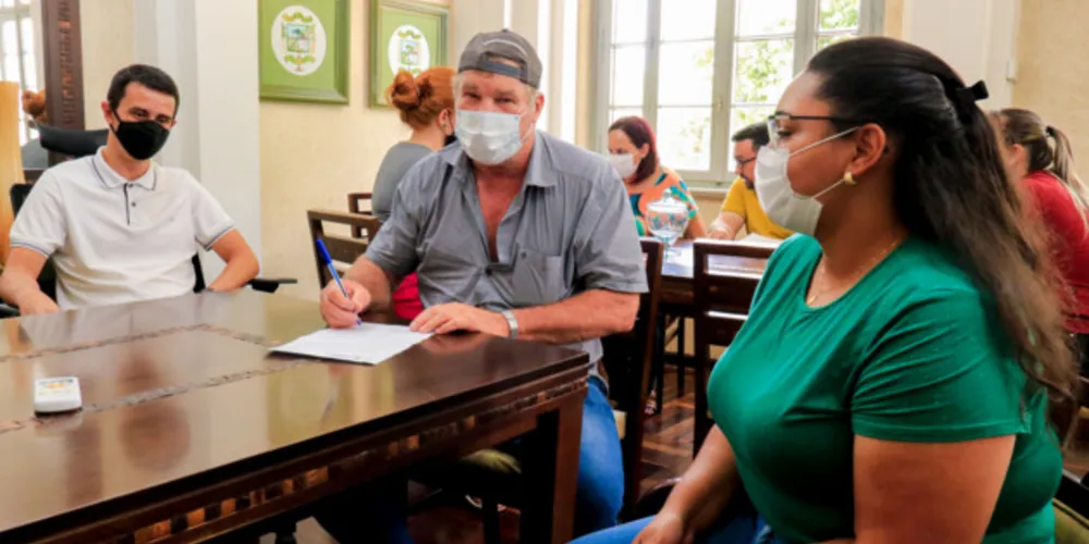 Ordem de serviço para a reforma já foi assinada pelo prefeito Artur Butina