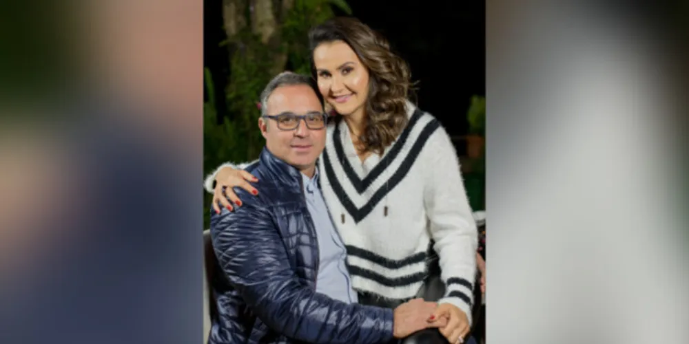 NOVO CICLO - O renomado advogado João Paulo Nascimento reserva a quinta - feira (18), para celebrar a troca de idade. Vale ressaltar que seu escritório de advogados associados é um referencial na região dos Campos Gerais, pelo extremo profissionalismo e competência. No registro especial, João Paulo, sua esposa Cynthia Nascimento. Da coluna RC os votos de plenas realizações.