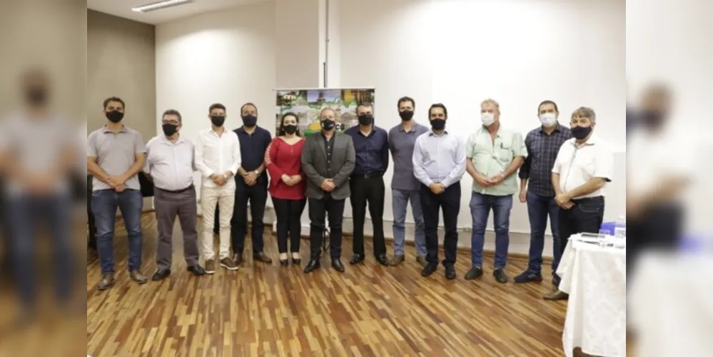 Prefeitos da região recebem visita do CEO da empresa Cdial Halal para firmar acordo. Modelo aborda tendências do mundo árabe para ampliar lucros
