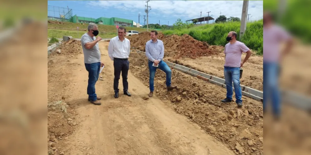 Prefeito Irani Barros esteve presente no local das obras