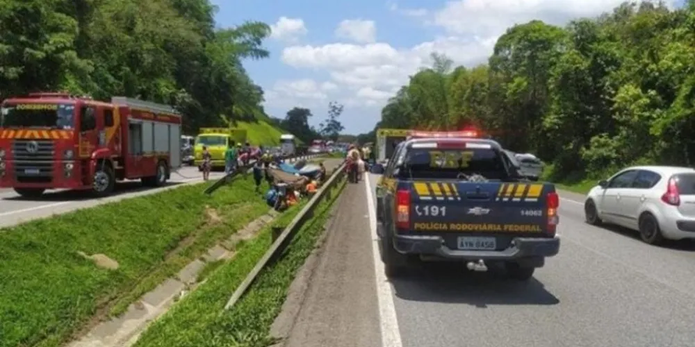 Ocorrência aconteceu por volta das 11h45 desta terça-feira (16).
