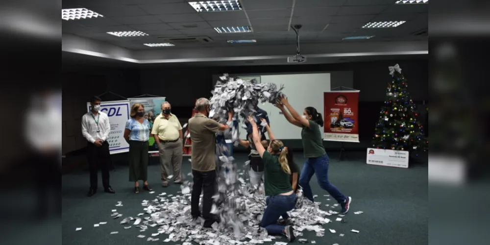 Sorteio foi realizado na tarde desta segunda-feira na Acipg