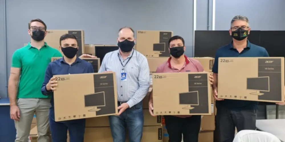 Da esquerda para a direita: Stocco, Aliel, Manjabosco, Ede Pimental e Julio Kuller.