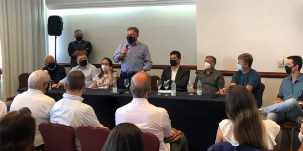 Encontro entre lideranças aconteceu na manhã desta terça-feira (25)