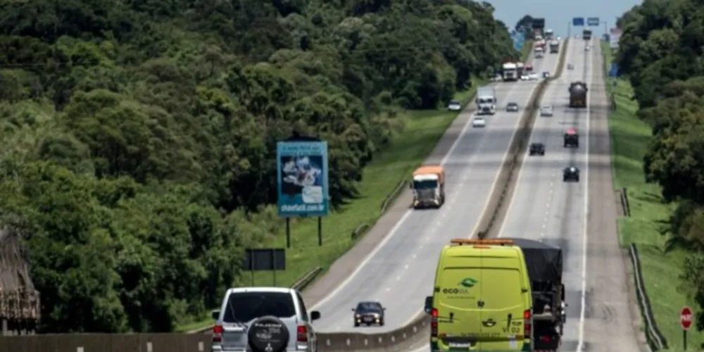 Trecho que liga Curitiba ao Litoral já conta com buracos no asfalto.